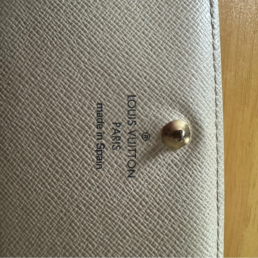 𝓛𝓸𝓤𝓘𝓢 𝓥𝓤𝓘𝓽𝓽𝓸𝓝 Tresor Wallet - Picture 13 of 16